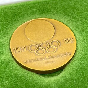 【80】1964 TOKYO OLYMPIC 東京 オリンピック 公式 記念 メダル 大蔵省 造幣局製造 記念 コイン ケース 銅 当時モノ 昭和 レトロ 中古 現状の画像3