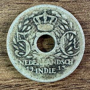 【オランダ領東インド】1913年 穴あき 5セント貨 1枚組 総量4.1g 収集家放出品 99