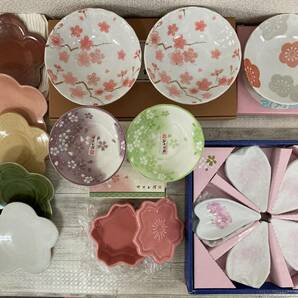 a80 桜・梅 皿 小皿 プレート 小物入れ 小鉢 まとめ売り 箱汚れ等有り 未使用・保管品 写真撮影のため開梱しましたの画像1