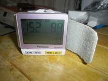 パナソニック 血圧計 手首式　EW-BW10　デジタル_画像2