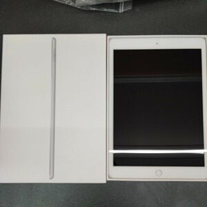 ☆I Pad 10.2 第7世代　128GB Wi-Fi シルバー　美品　付属品あり　Apple I Pad アップル　アイパッド　無印　☆