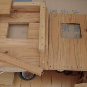日本蜜蜂巣箱  重箱式 ４段  上蓋と台座部分に開閉口あり の画像6