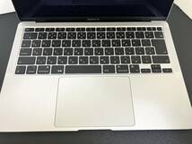 ★MacBook Air (M1, 2020)A2337 EMC3598シルバー ジャンク扱い♪_画像2