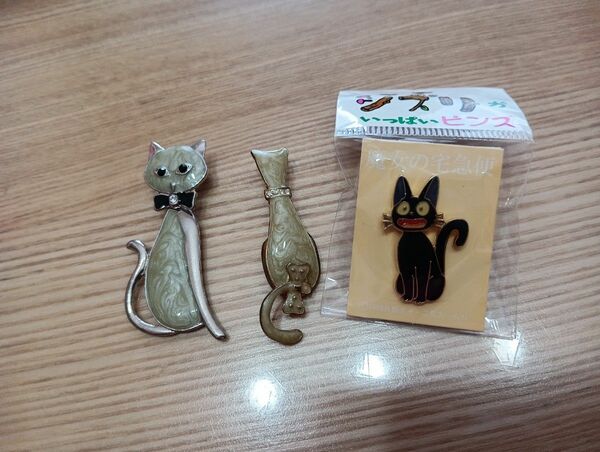 魔女の宅急便　ジジ　ブローチ アクセサリー ピンバッジ　ねこ