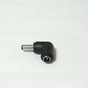外径5.5mm内径2.1mmサイズの方向を90度変換するDC電源アダプタ（L型、新品） の画像2