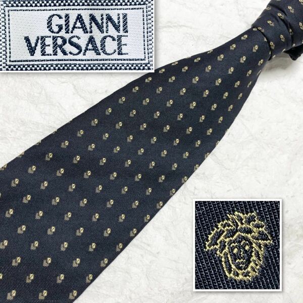 ■美品■GIANNI VERSACE ジャンニヴェルサーチ　ネクタイ　図形　メデューサ　総柄　シルク100% イタリア製　ネイビー　ビジネス