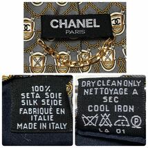 ■美品■CHANEL シャネル　ネクタイ　エンブレム　ココマーク　金具　チェーン　総柄　シルク100% イタリア製　グレー系　ビジネス_画像9