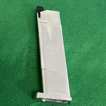 PT240310)マルイ★シグSIG P226RAIL クロームステンレスGBB用マガジン 現状ガス漏れ無 中古純正パーツ 必読_画像1