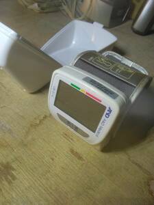 エー・アンド・デイ デジタル血圧計 手首式血圧計 UB-511L 光る表示 血圧計