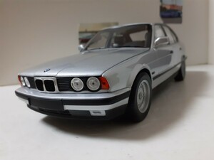 ミニチャンプス 1/18 BMW 535I(E34) 1988 美品　訳あり品