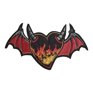 B-50【 アイロンワッペン 】 刺繍ワッペン アップリケ リメイク devil デビル 悪魔 ハート heart 炎 アイロンワッペン 羽 パッチ