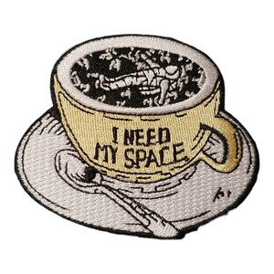 Art hand Auction U-1 [Iron-on patch] Embroidered patch Applique Remake Astronaut Space COSMOS Coffee cup Coffee Coffee, sewing, embroidery, patch, Decoration material, patch