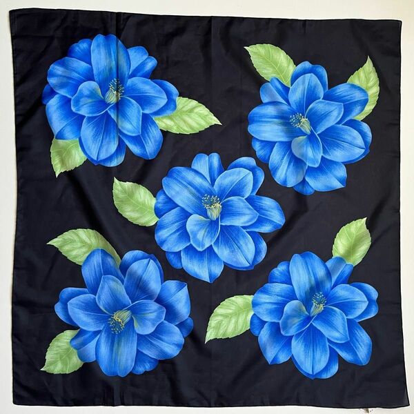 vintage イタリア製　花柄　黒　ブルー　スカーフ　ヴィンテージ
