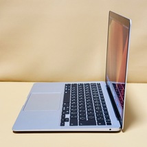 美品 Apple Macbook Air 13 2020 シルバー Apple M1 8コア/ 7コア GPU/メモリ8 GB/ストレージ 256GB SSD/Ventura_画像6