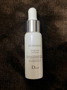 【GW期間値下げ】 (新品未使用) Dior スノー エッセンス オブ ライト (薬用美容液)（医薬部外品）7ml