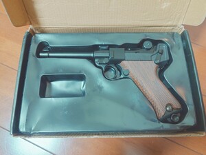 ルガーP08 排莢式 おもちゃ拳銃 レーザー付