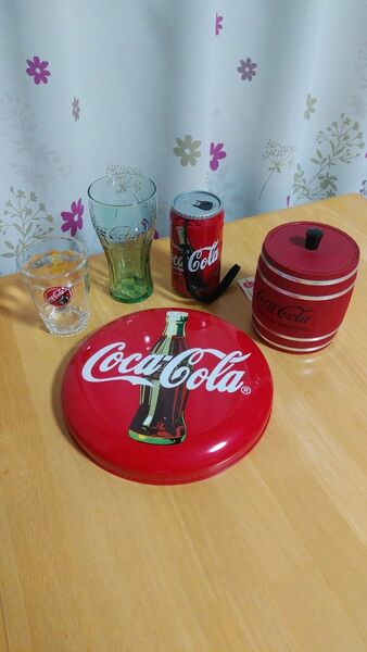 コカコーラ　壁掛け貯金箱　缶型フィルムカメラ　樽　グラス 　グッズセット 