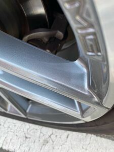 ベンツ　AMG ホイール　リム部のシルバー塗料　アルミ出し　１３ｍｌ　タッチペン　 タッチアップ　 ペイント