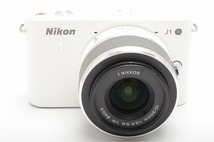 ★美品★ Nikon ニコン Nikon1 J1 NIKKOR 10-30mm F3.5-5.6 VR ミラーレス一眼レフ カメラ ボディ レンズ キレイ ◆637イト）_画像2