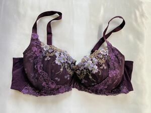 レディース　ブラジャー 花刺繍　フラワーレース　紫Ｂ85
