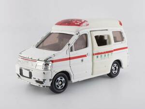 廃盤トミカ 日産 エルグランド 高規格救急車 2006年No.12　《ミニカー 車 自動車 レア 絶版 まとめ 大量 セット》