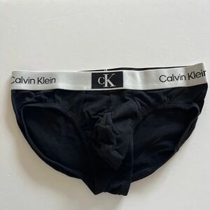 Calvin klein カルバンクライン メンズビキニ　M(S) 黒　ブラック　メンズブリーフ　メンズインナー　男性インナー下着