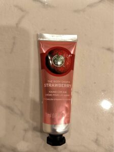 THE BODY SHOP ハンドクリーム ストロベリー 30m