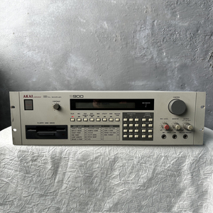 AKAI professional サンプラー S900 Ver1.2 220V海外仕様　昇圧器のおまけ付き