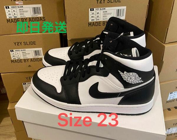 Nike WMNS Air Jordan 1 Mid "Black/White