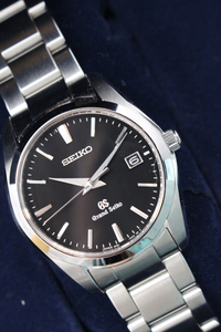 【ト静】 ★ 美品 GRAND SEIKO 腕時計 9F62-0AB0 グランドセイコー クオーツ GS 3針 デイト メンズ 箱 他 付属品有 稼動品 GC612GCG18