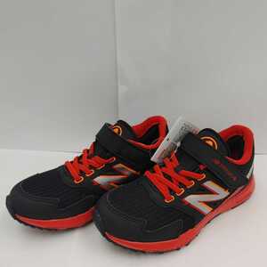 ☆★☆ニューバランス　　PXHANVC2　18.0cm　新品未使用　newbalance　男の子　女の子　スニーカー　送料無料★☆★