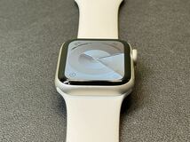 ☆即決 美品 おすすめ バッテリー100% Apple Watch SE2 40mm 第二世代 スターライトアルミニウム アップルウォッチ 495_画像3