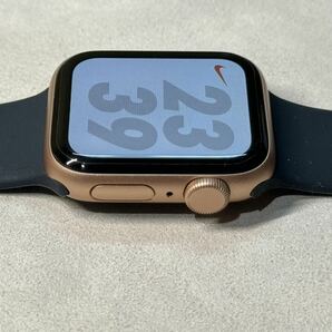 ☆即決 バッテリー良好 初めての方もオススメ Apple Watch SE 40mm ゴールドアルミニウム アップルウォッチ GPSモデル 587の画像4