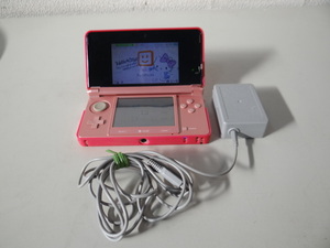 H1976 NITENDO 3DS　ニンテンドー　 HELLO KITTY ピンク色　動作確認済み　初期化済み　【中古美品】