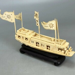 J0500A 「遊船 宝船」 東洋彫刻 細密細工 木台付 置物 縁起物 飾物 時代物 重178gの画像4