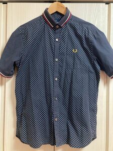 FRED PERRY 半袖シャツ　ドット柄　白赤ライン　Mサイズ