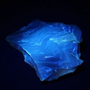 ミャンマー産 バーマイト（琥珀） f 天然石 原石 化石 鉱物 アンバー 蛍光鉱物 パワーストーン 100スタ