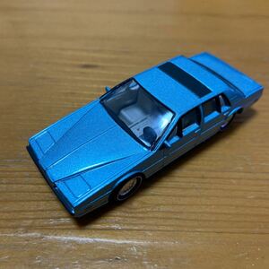 JOHNNY LIGHTNING アストンマーチン Aston Martin ミニカー ダイキャスト トミカサイズ