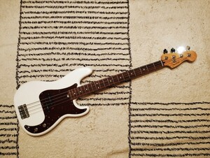 【ほぼ新品】Fender Playerシリーズ PRECISION BASS /プレシジョンベース /プレベ /アルダーボディ/べっ甲ピックガード/重量3.8kg