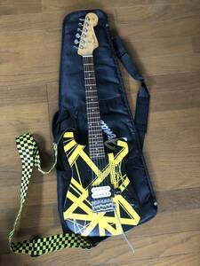 アンプ内蔵　ミニエレキギター FenderJapan ST-CHAMP Mini EVH 黄風　ペイント専用ソフトケース付き　送料無料（離島を除く本州内）