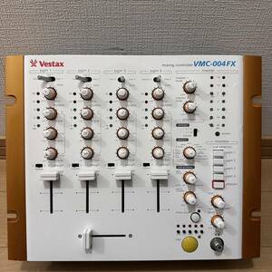 Vestax VMC-004FX mixer 