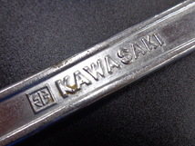 ［7372］KAWASAKI カワサキ 純正 川崎重工マーク入り 当時物 フックレンチ 日本製 希少 車載工具_画像2