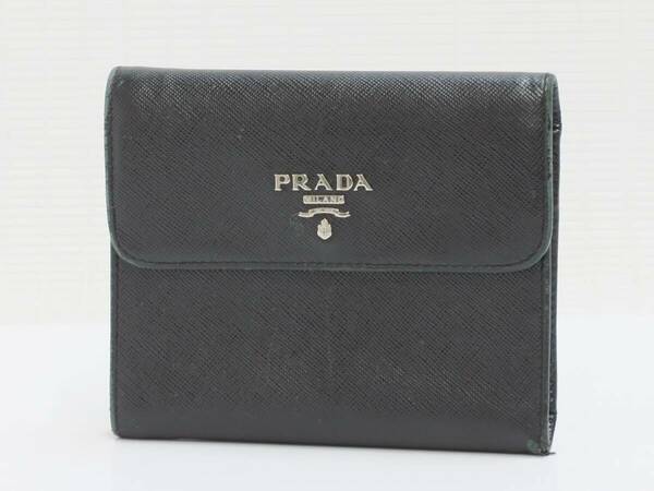 プラダ　サフィアーノ　三つ折り財布　黒　ブラック系　PRADA　18679802