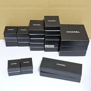 CHANEL 　シャネル　空箱　26個　イヤリング　ブローチ　ネックレス　小物用　セット　おまとめ　箱　空箱　BOX