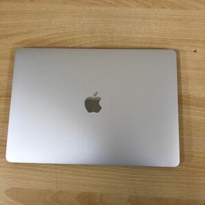 美品 Apple Mac Book Air 13インチ/ Intel Core i3/8GB/SSD 256GB 2020年製 MWTK2J/A ノートパソコン マックブックの画像2