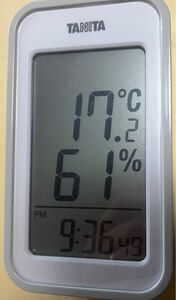 タニタ　デジタル時計　温度計　湿度計　単三電池付　※4月6日頃の発送予定です。