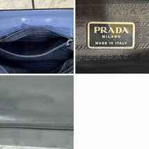 100円【良品】プラダ PRADA・ワンショルダーバッグ 肩掛け鞄 ロゴ型押し パテントレザー ヴィンテージ ダークグレー系_画像8