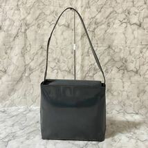 100円【良品】プラダ PRADA・ワンショルダーバッグ 肩掛け鞄 ロゴ型押し パテントレザー ヴィンテージ ダークグレー系_画像3