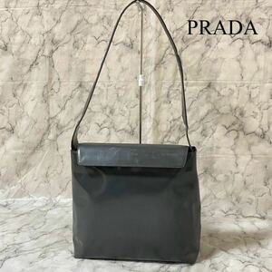 100円【良品】プラダ PRADA・ワンショルダーバッグ 肩掛け鞄 ロゴ型押し パテントレザー ヴィンテージ ダークグレー系