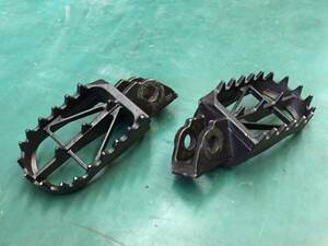 ＫＸ８５中古DRCワイドフットペグWIDE FOOT PEGSカワサキD48-02-523ステップ川崎モクロスMXミニモト大人仕様